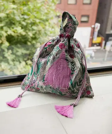 ear PAPILLONNER 태슬 자수 복조리 백