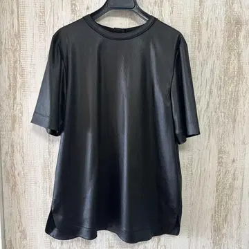 레더풍 티셔츠