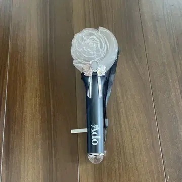 Ado 모나리자의 옆모습 응원봉