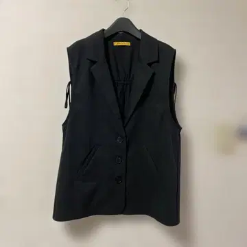COQULE acalyha 테일러드 베스트 시착만 한 상품