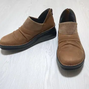 일본제 컴포트 슈즈 폭넓음 발등 높음 외반모지 23 cm 백 지퍼