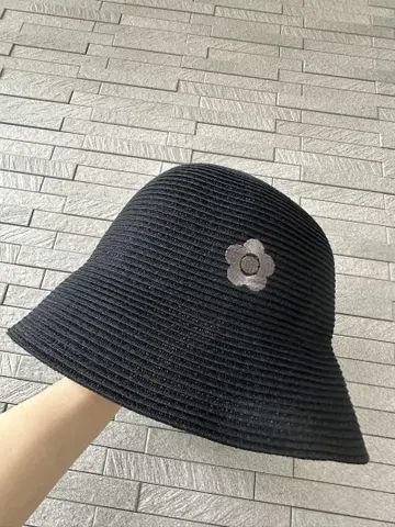 검은색 리브 버킷햇, 꽃 모티브