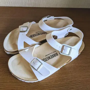 BIRKENSTOCK 화이트 스트랩 샌들, 빌켄슈톡