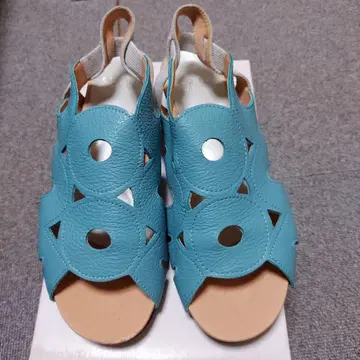 파란 가죽 샌들 24.5cm EEE 사이즈