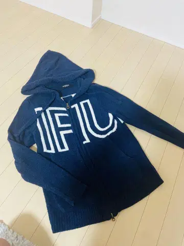 1PIU1UGUALE3 RELAX 후드 부착 룸웨어 셋업