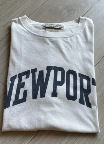 REMI RELIEF/NEWPORT T-SHIRT