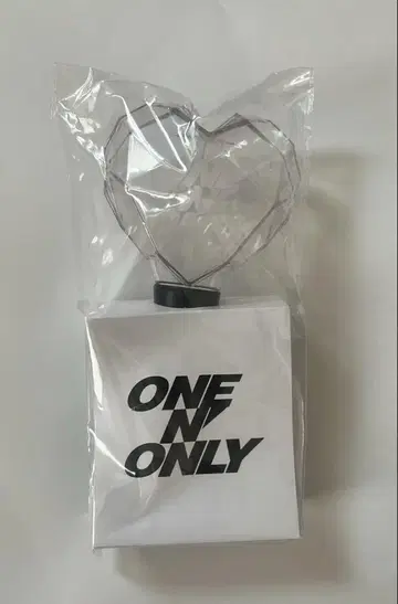 [미개봉 새상품] 원엔 응원봉 #004 ONE N' ONYL