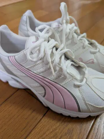 PUMA 신발 화이트/핑크 23.5cm
