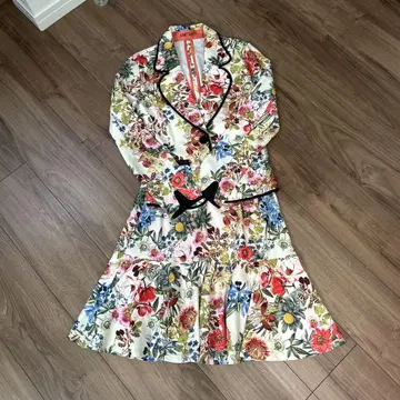 REGINA ROMANTICO 스커트 셋업