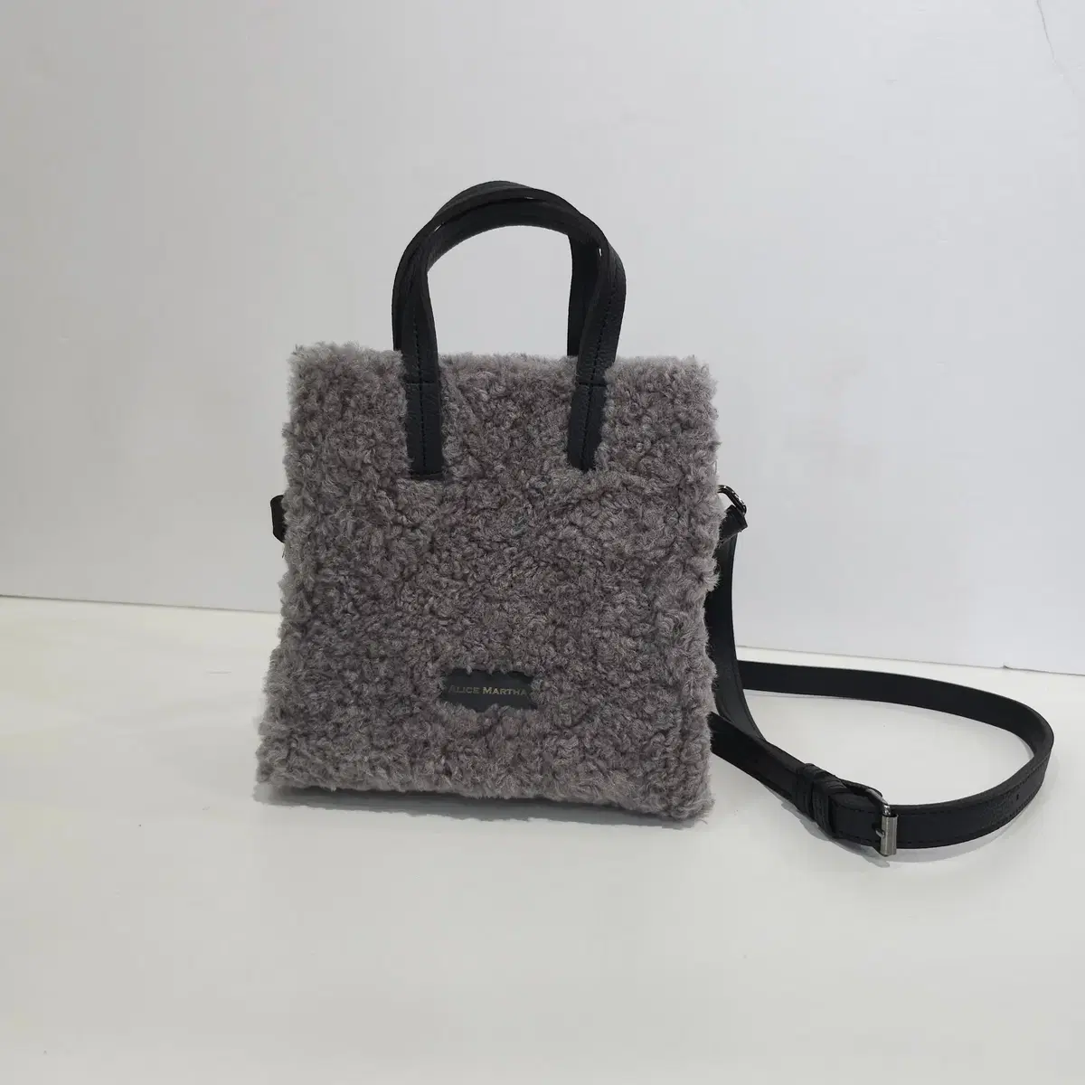 Alice Martha Popo Boucle Crossbody Bag gray #엘리스마샤,#크로스백