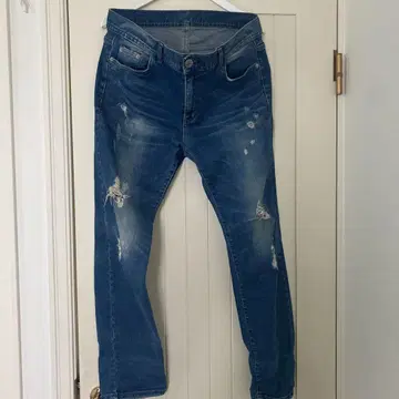 데미지 가공 슬림핏 데님