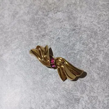 [Nina Ricci 니나리치] 골드 브로치 바람에 흔들리는 리본