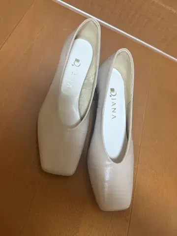 DIANA 고급 펌프스 아이보리 23cm 컨디션 최상