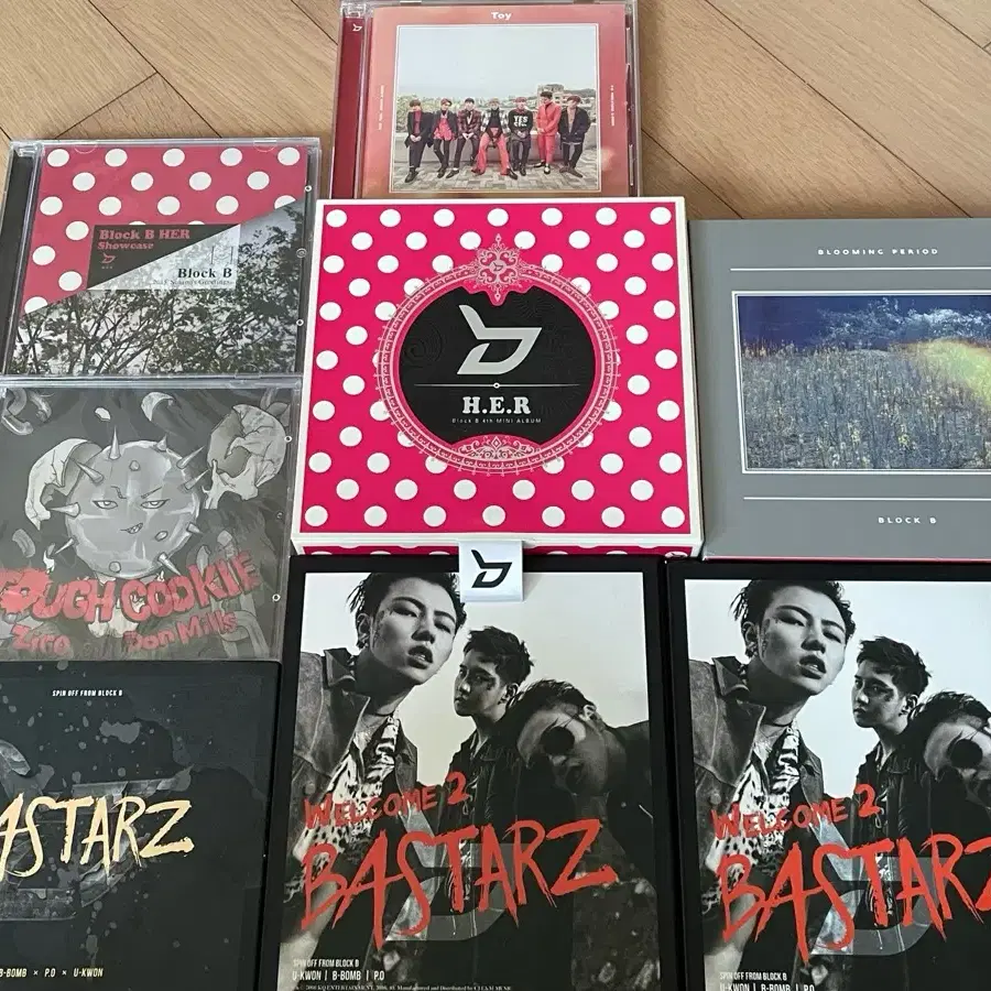 BLOCK Bサイン入り Blooming Period ミニアルバム Block B Mini Album Vol. 5 Blooming Period TOY zico Album