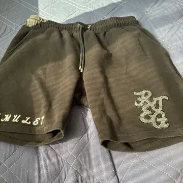 블랙 스톤 장식 숏팬츠