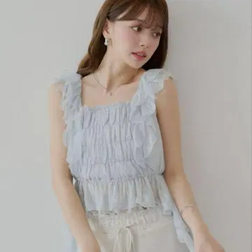 [미사용 미개봉 새상품] chico 프릴 라이트 블루 슬리브리스