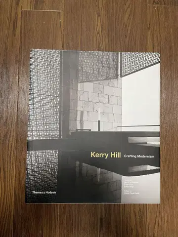 Kerry Hill Crafting Modernism