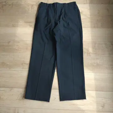 유니클로 턱 와이드 팬츠 470601 navy M 기장 수선