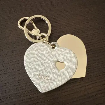 FURLA 하트 키링 화이트