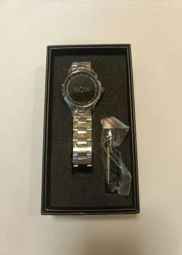 NOW Watch 타임리스 디자인