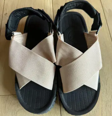 SHAKA 베이지 크로스 스트랩 샌들 22cm