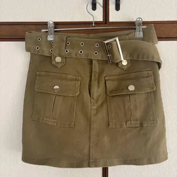 올리브 그린 미니 스커트 벨트 포함