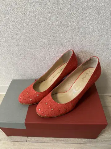 Washington GINZA 레드 비쥬 장식 하이힐 24.5cm