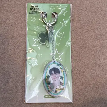 theboyz LUCKY LITTLE THINGS 큐 아크릴 키링