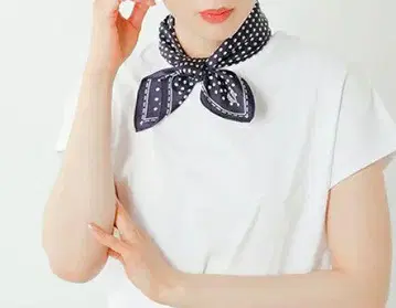 FRAAS 도트 무늬 네이비 스카프