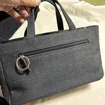 넓은 폭 백