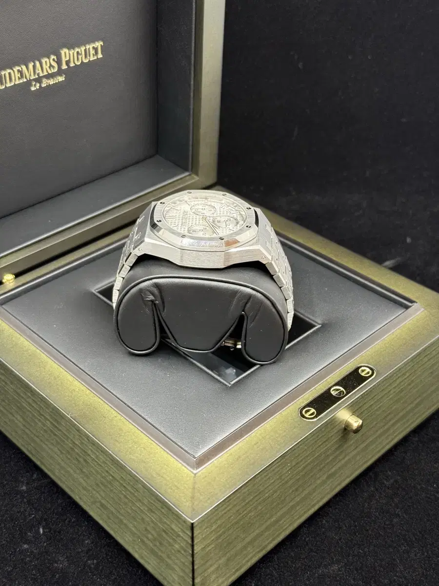 Product Details - 4