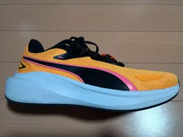 새상품급 박스 있음 경량 PUMA 23.5cm 러닝 헬스장 스니커즈