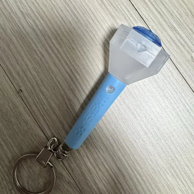 트레저 트라이트 응원봉 키링