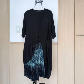 블랙 5부 소매 원피스 BRILLANTE