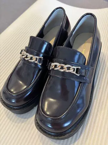 미사용 새상품 MAJESTIC LEGON 로퍼 M 사이즈