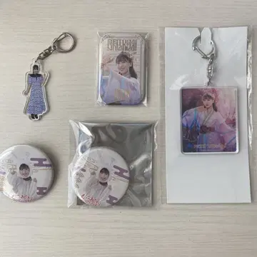 모모쿠로 타카기 레니 굿즈 모음 캔뱃지 아크릴 키링