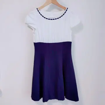 유니버셜 뮤즈 무릎 기장 원피스 반팔 도킹 네이비