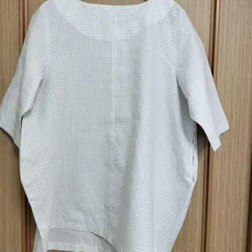 화이트 코쿤 반팔 셔츠