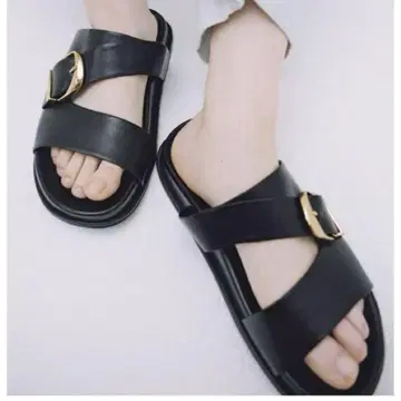 ZARA 버클 플랫 샌들