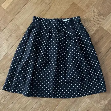 Ballsey 블랙 화이트 도트 플레어 스커트