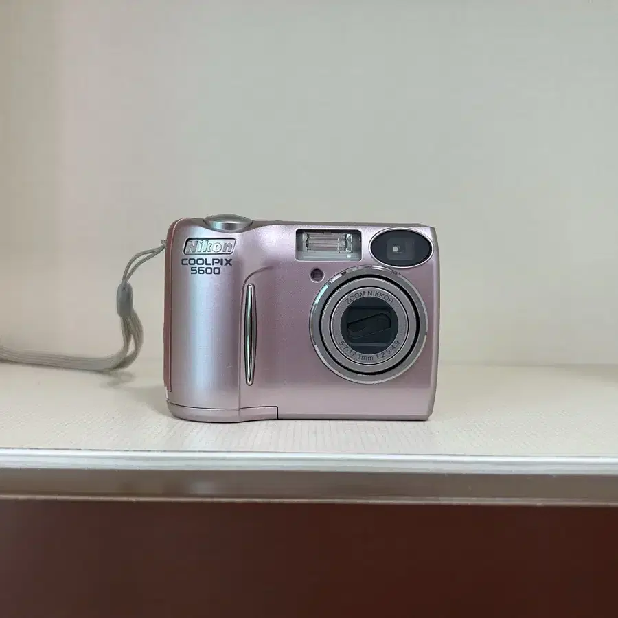 Nikon ニコン coolpix 5600 クールピクス コンデジ Amazon.com : Nikon Coolpix 5600 5MP Digital Camera with 3x