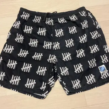undefeated 하프 팬츠