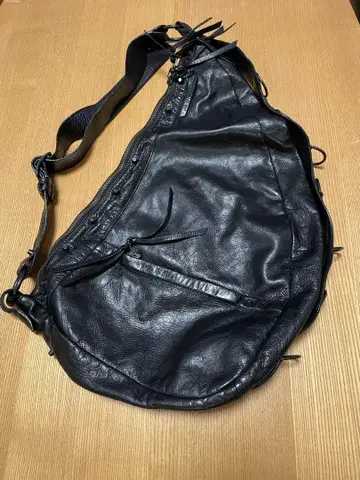 블랙 가죽 숄더백