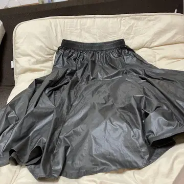 블랙 플레어 스커트