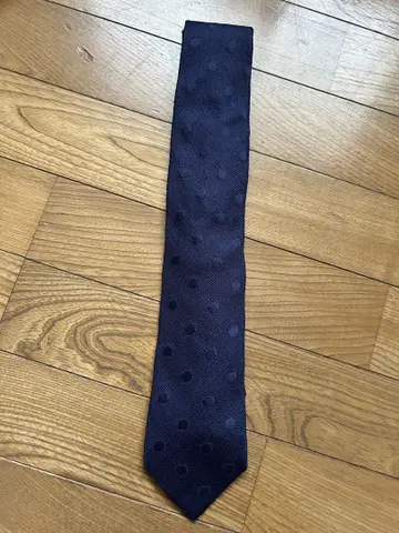 Ruth Smith 네이비 도트 무늬 넥타이