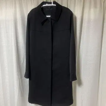 J&R A라인 절개 하프 코트 블랙 컬러