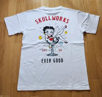 SKULLWORKS 베티 티셔츠 화이트