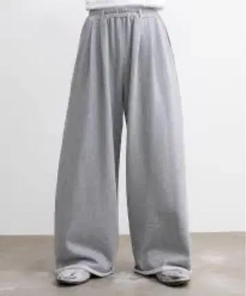 Wide straight sweat pants