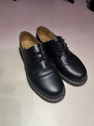 Dr. Martens 로퍼
