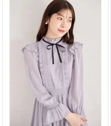 배색 리본 프릴 셔링 원피스